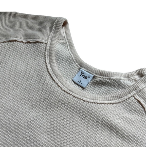 Aritzia TNA Alder Thermal - Picture 3 of 6